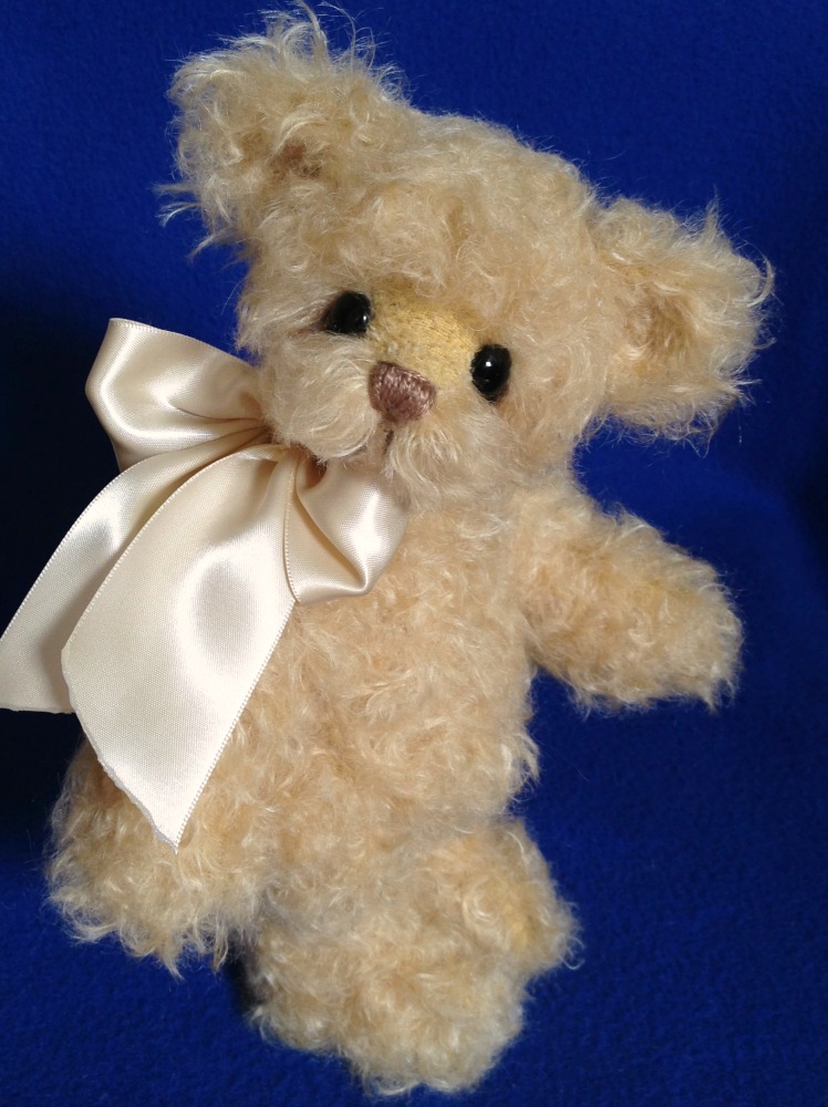 Doodle - mohair artist teddy bear