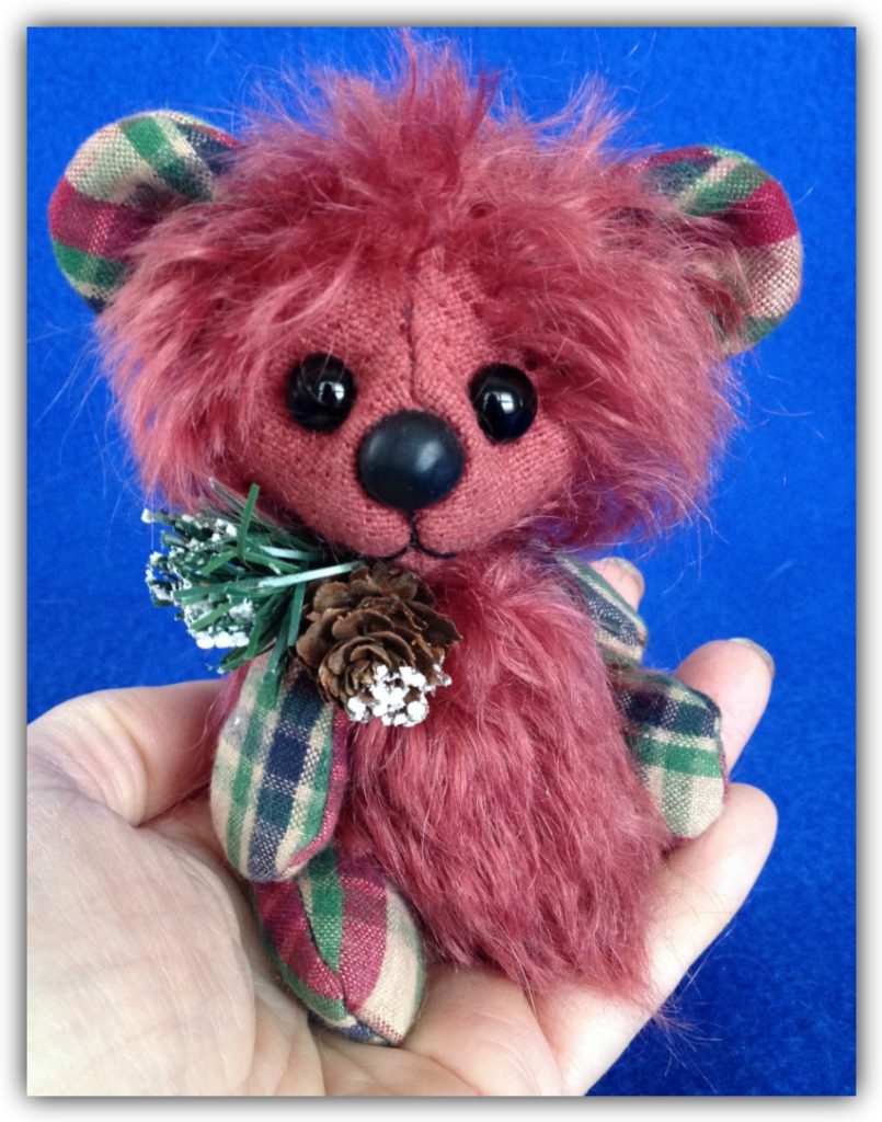 Cranbeary - Christmas Artist Teddy Bear by Laura Lynn