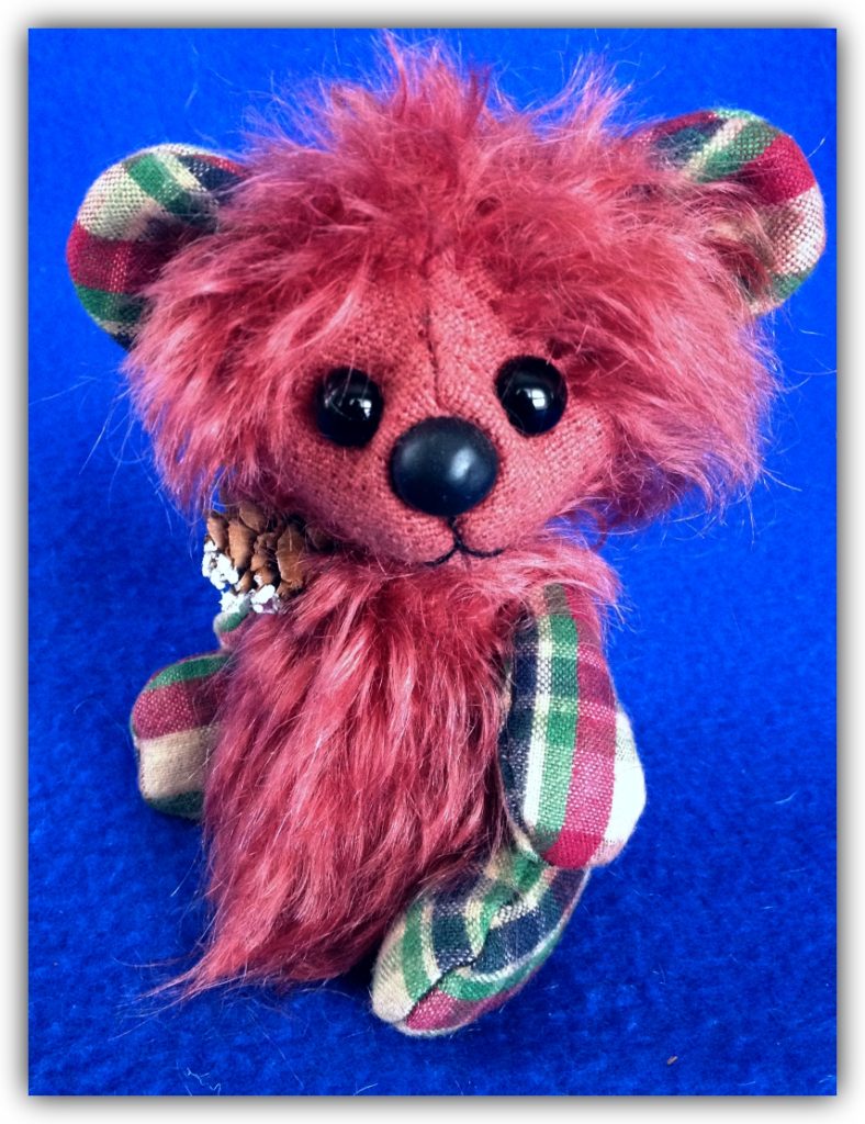 Cranbeary - Christmas Artist Teddy Bear by Laura Lynn