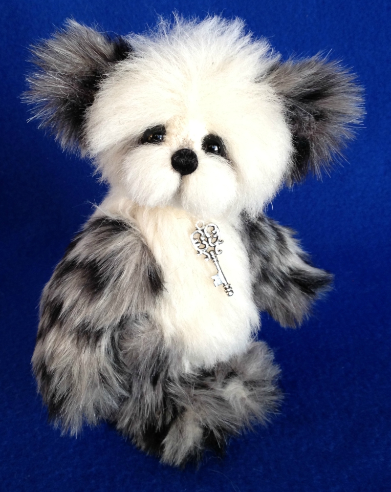 Snuggles - 7" one of a kind artist teddy bear:  www.TeddiesbyLauraLynn.com