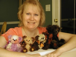 Laura Lynn teddy bear artist